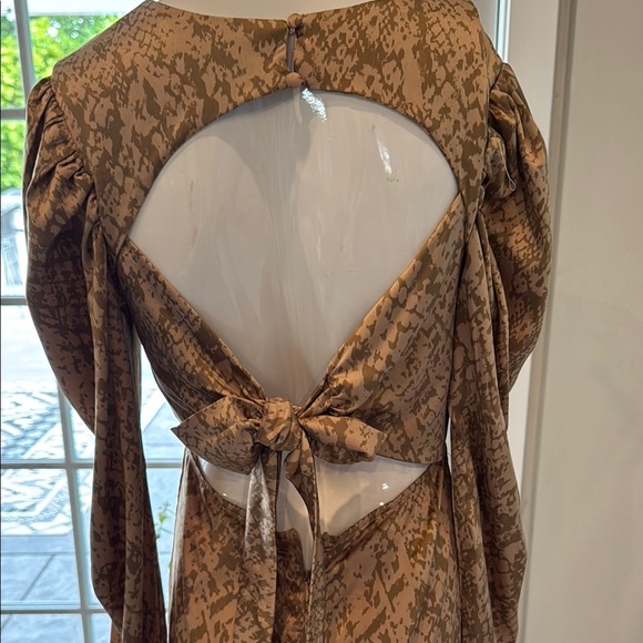 Forever 21 Tan Snake Satin Open Back Ruffled Hi-Low Hem Midi Dress Size S - Picture 10 of 15